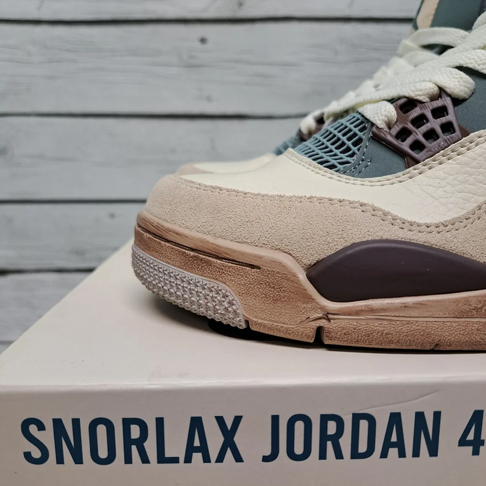 Jordan iconic retro